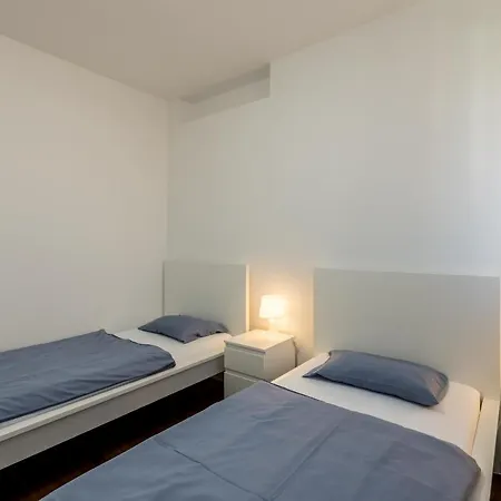Park With Terrace Apartman *