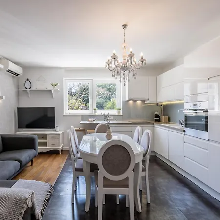 Apartman Park With Terrace *