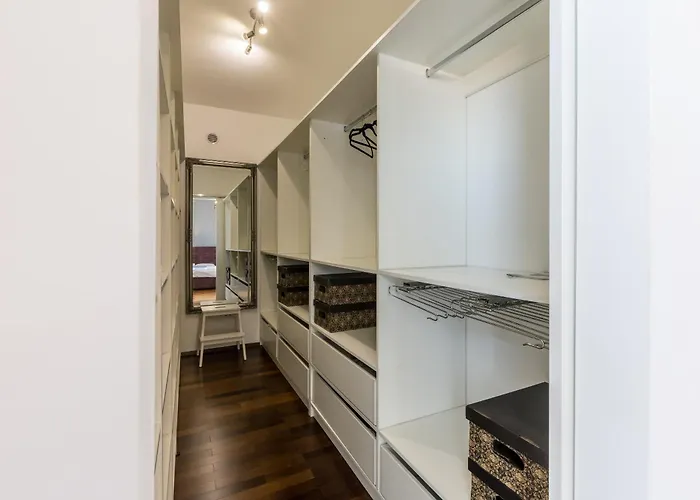 Park With Terrace Split